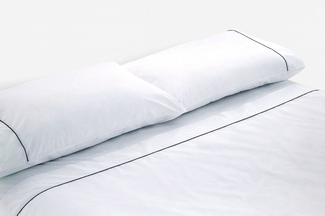 Bemboka flat sheets White/Black / King 275x260cm Bemboka Cotton Percale Flat Sheets with Piping Bemboka Cotton Percale Flat Sheets with Piping I Superior Luxury Sleep Brand