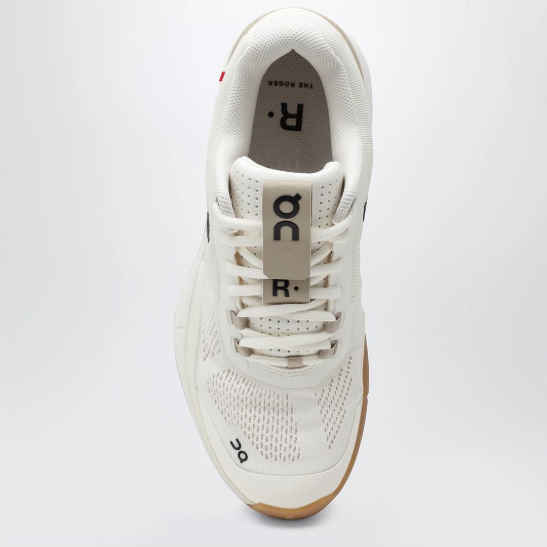 On - THE ROGER Pro tennis shoes in recycled polyester, ivory