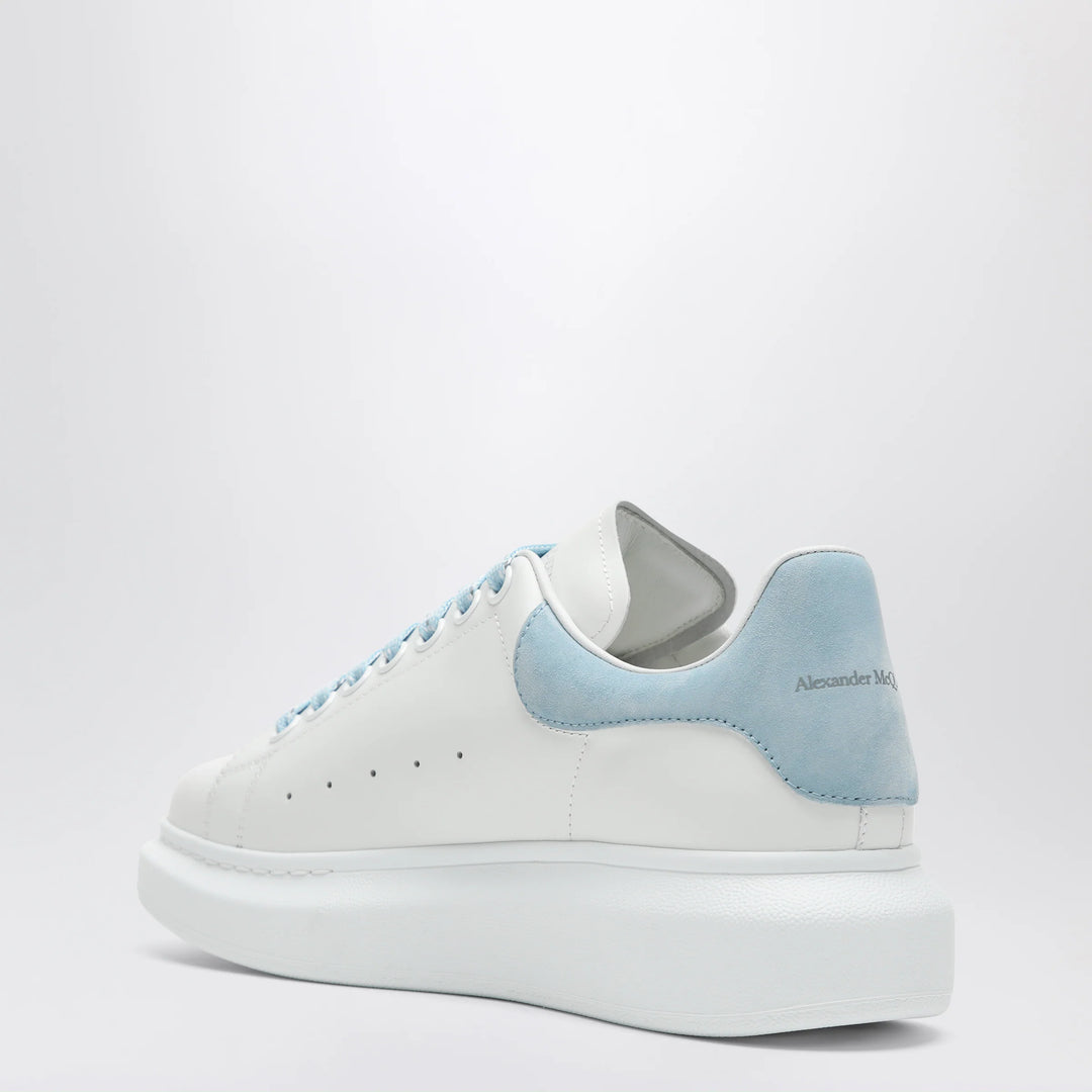 Alexander McQueen - Oversize sneakers in white/powder blue