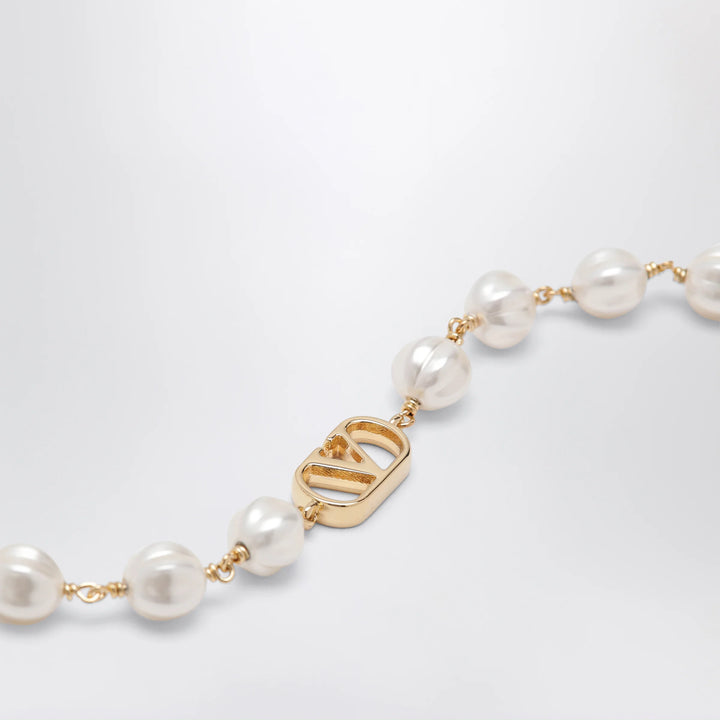 Valentino Garavani - VLogo Signature bracelet in metal and pearls, gold/cream