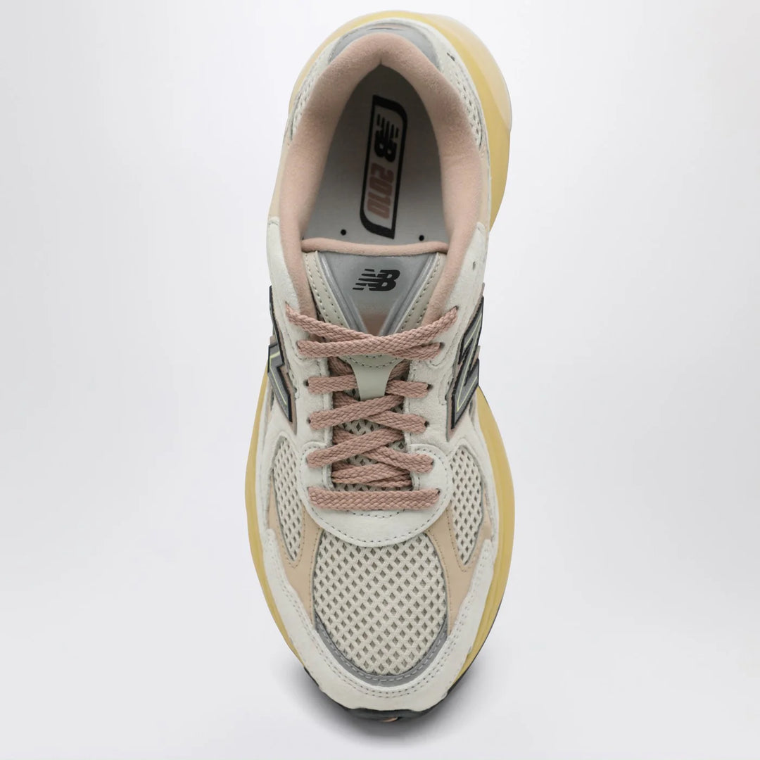 New Balance - 2010 Sneakers in Linen/Desert Clay