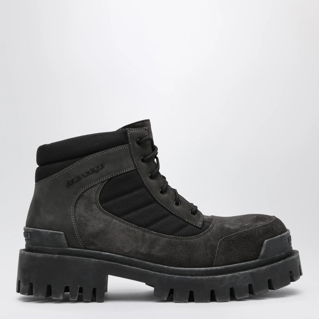 Balenciaga - Combat Strike low lace-up suede boots brown/black Brand Apparel & Accessories > Shoes 40 IT