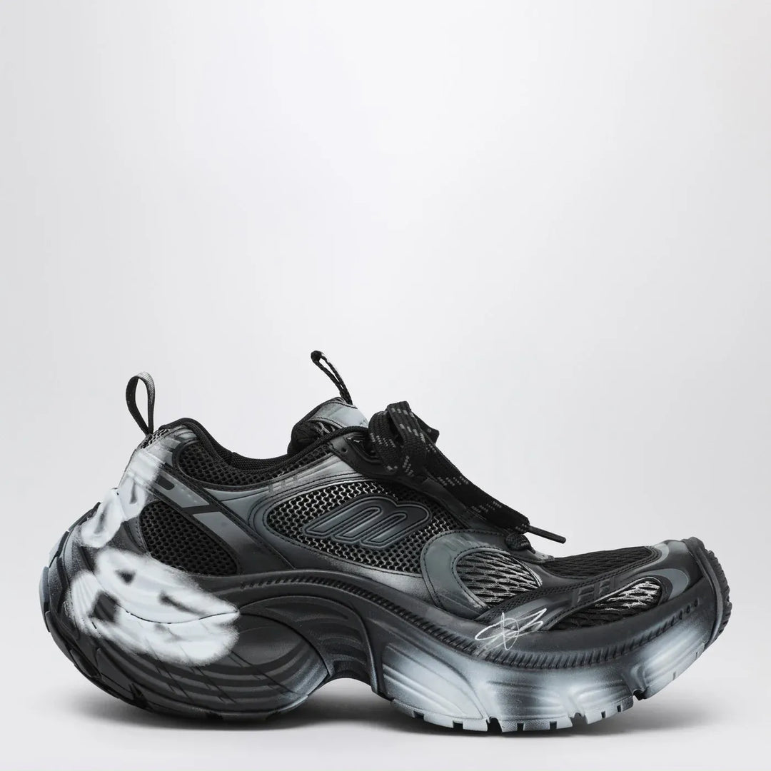 Balenciaga - White/black 6XL sneakers with spray details Brand Apparel & Accessories > Shoes 42 IT