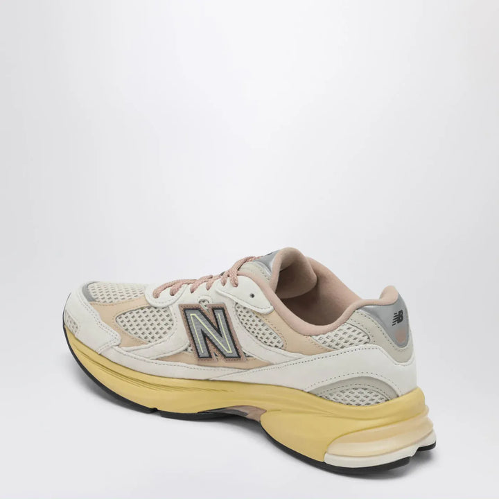 New Balance - 2010 Sneakers in Linen/Desert Clay Brand Shoes