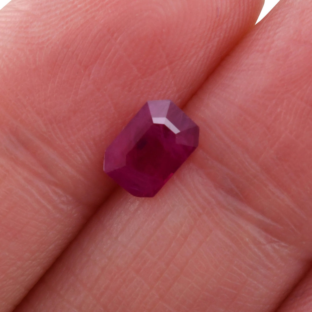 1.03 Carat Red MOZAMBIQUE Emerald Ruby